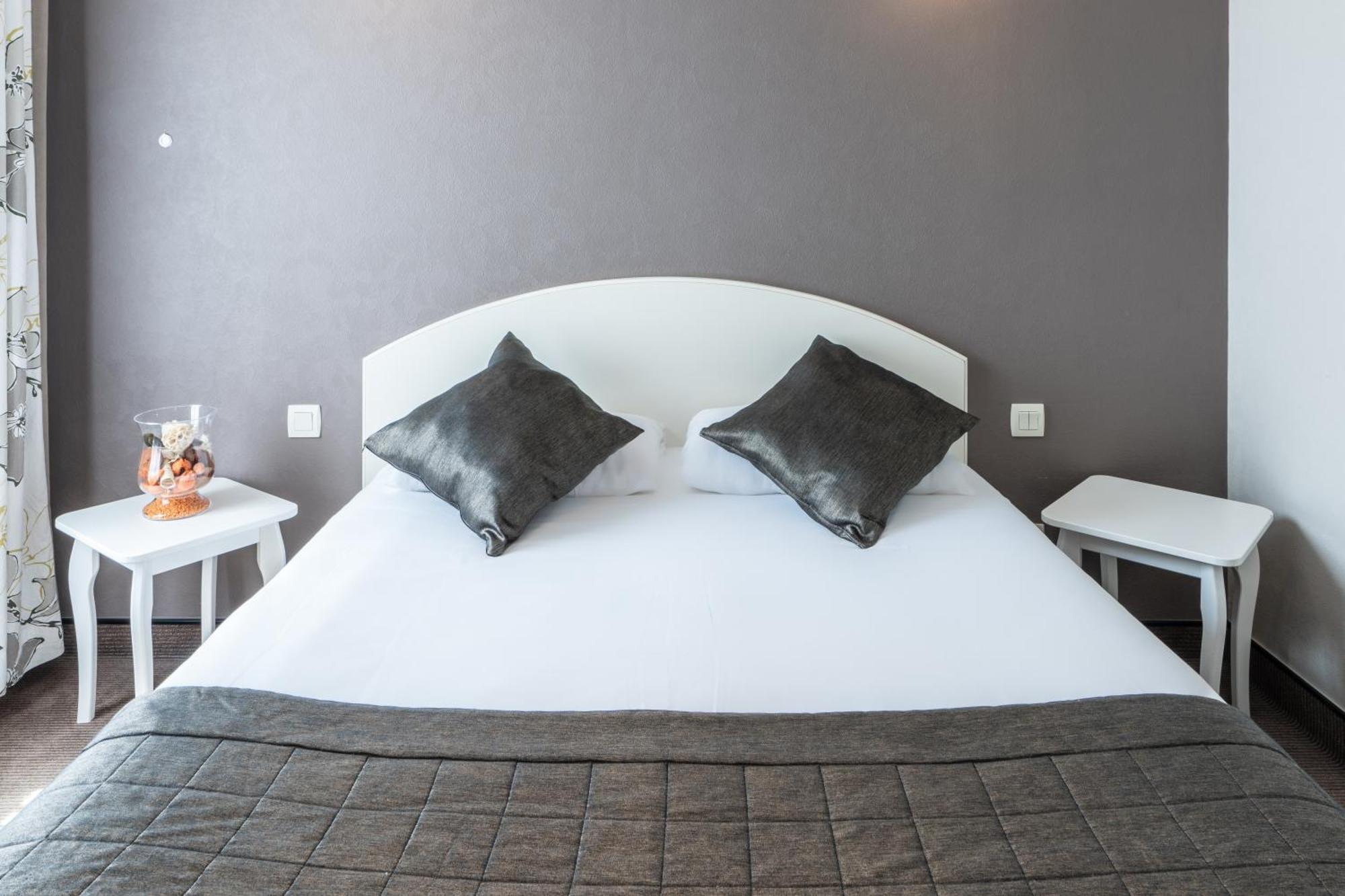 Hotel Des Ducs Alencon Luaran gambar